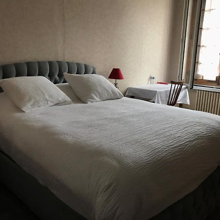Logis Le Cheval Blanc Hotell Saint-Just  Exteriör bild