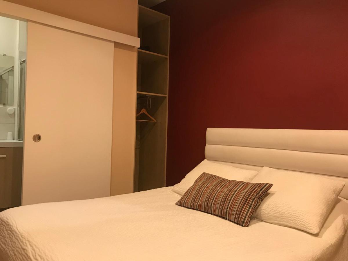 Logis Le Cheval Blanc Hotell Saint-Just  Exteriör bild
