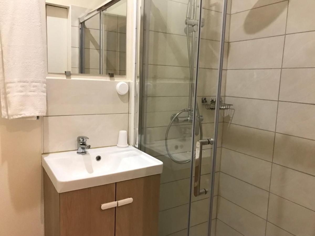 Logis Le Cheval Blanc Hotell Saint-Just  Exteriör bild